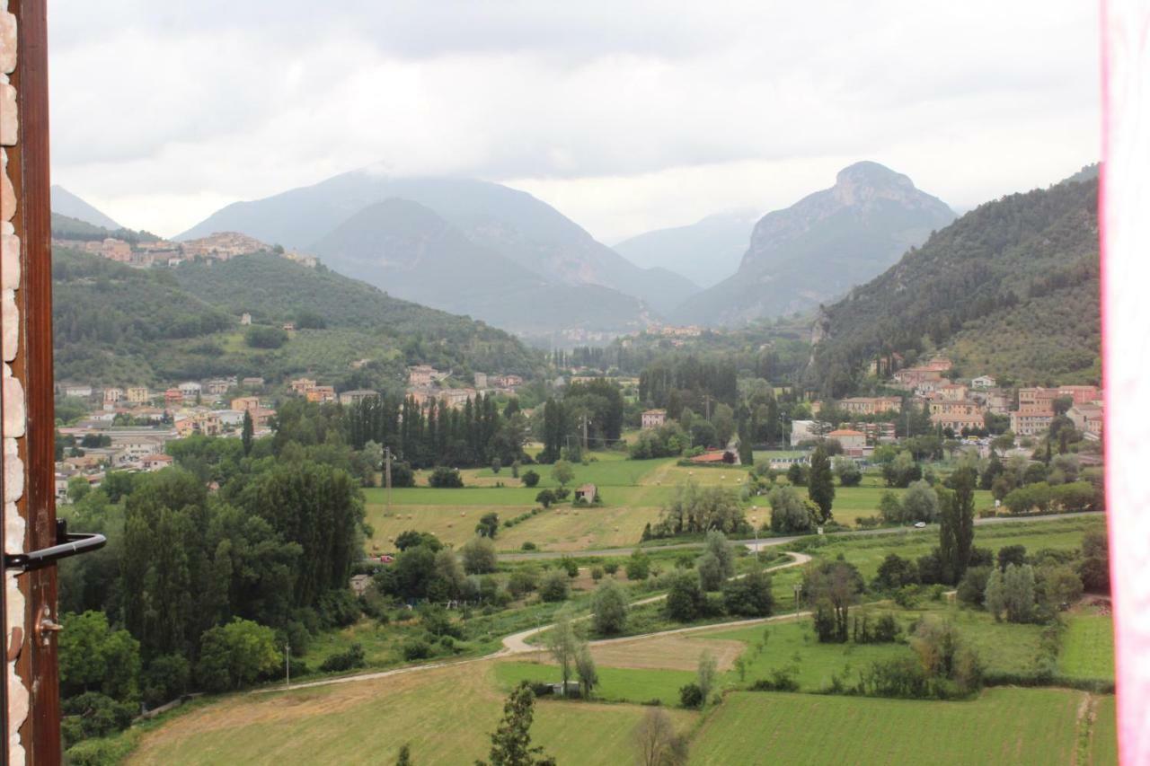 Il Castello Sul Lago Arrone ภายนอก รูปภาพ