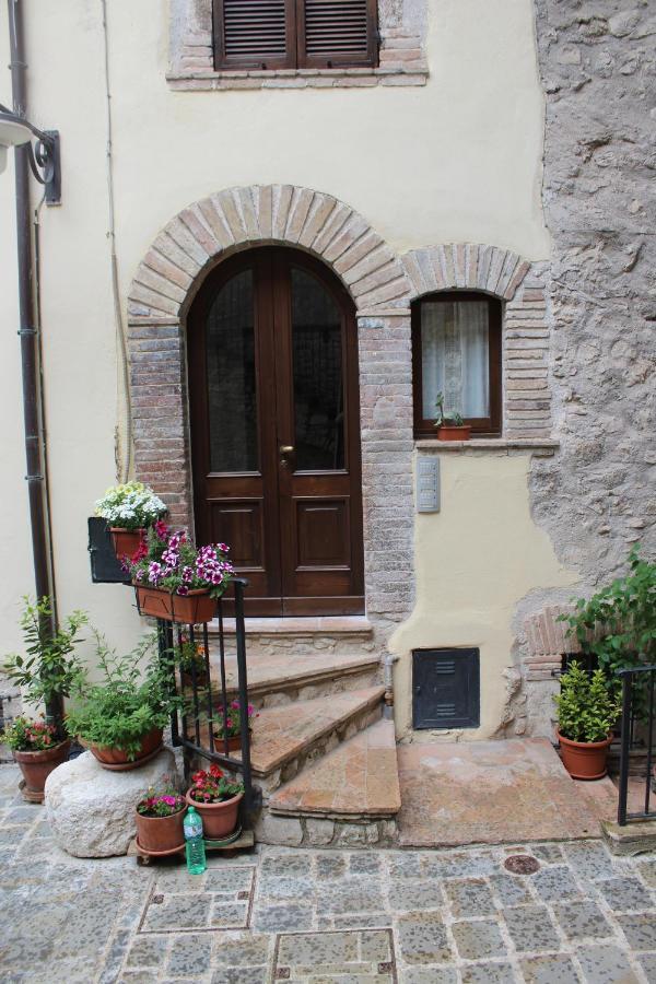 Il Castello Sul Lago Arrone ภายนอก รูปภาพ